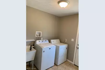 370 E 309th Street, Willowick, OH 44095 - Photo 16