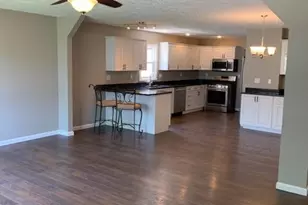 370 E 309th St, Willowick, OH 44095 - Photo 6