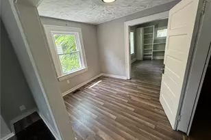 674-676 Carlysle St, Akron, OH 44310 - Photo 4