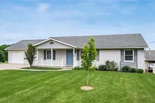 305 Buena Vista St, Baltic, OH 43804 - Photo 2