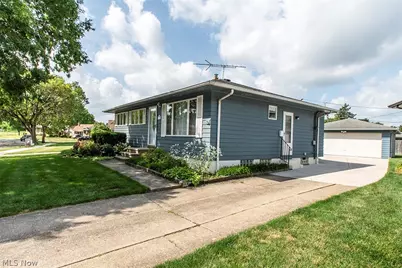 19155 Davinwood Drive, Loveland, OH 44135 - Photo 2