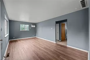 1235 Roslyn Ave, Akron, OH 44320 - Photo 6