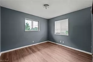 1235 Roslyn Ave, Akron, OH 44320 - Photo 10