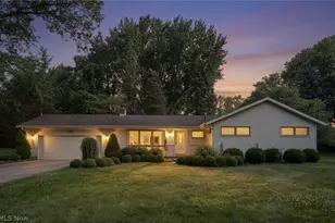 299 W Caston Rd, New Franklin, OH 44319 - Photo 2