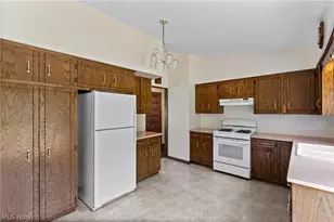 1229 Scenicrest St NW, Uniontown, OH 44685 - Photo 10