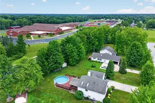 413 Brittany Ln, Jefferson, OH 44047 - Photo 2