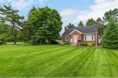 984 Cleveland Avenue, Amherst, OH 44001 - Photo 2