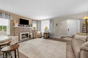 984 Cleveland Ave, Amherst, OH 44001 - Photo 6
