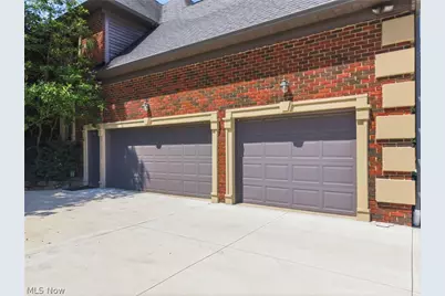 6274 Bertram Avenue NW, Canton, OH 44718 - Photo 4
