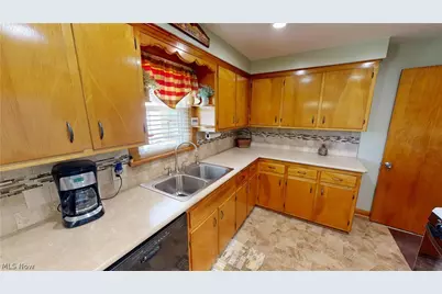 653 N Bon Air Avenue, Youngstown, OH 44509 - Photo 10