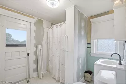 407 Illinois Avenue, Lorain, OH 44052 - Photo 24