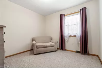 912 S Azalea Boulevard, Barberton, OH 44203 - Photo 16