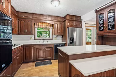 912 S Azalea Boulevard, Barberton, OH 44203 - Photo 4
