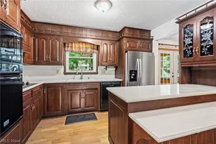 912 S Azalea Blvd, Barberton, OH 44203 - Photo 4