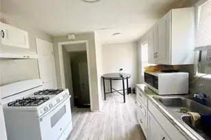 16114 Delrey Ave, Loveland, OH 44128 - Photo 2