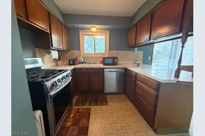 1215 33rd Street NE, Canton, OH 44714 - Photo 6