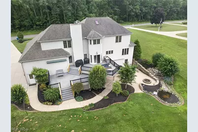 1343 Vermillion Drive, Barberton, OH 44203 - Photo 8