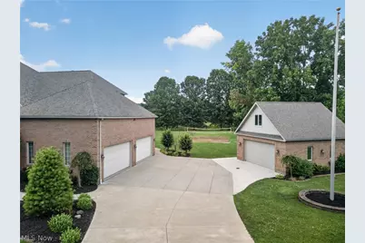 1343 Vermillion Drive, Barberton, OH 44203 - Photo 4