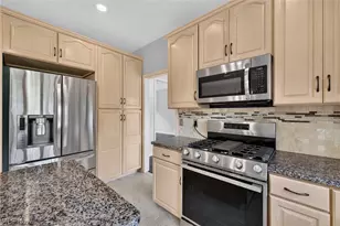 1343 Vermillion Dr, Barberton, OH 44203 - Photo 24