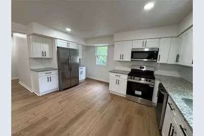 1281 S Hawkins Avenue, Akron, OH 44320 - Photo 8