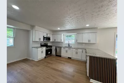 1281 S Hawkins Avenue, Akron, OH 44320 - Photo 6