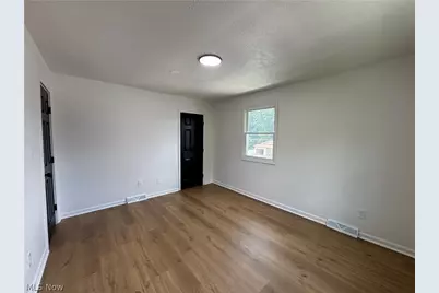 1281 S Hawkins Avenue, Akron, OH 44320 - Photo 36