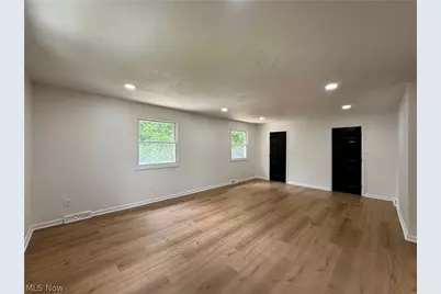 1281 S Hawkins Avenue, Akron, OH 44320 - Photo 26