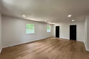 1281 S Hawkins Ave, Akron, OH 44320 - Photo 26