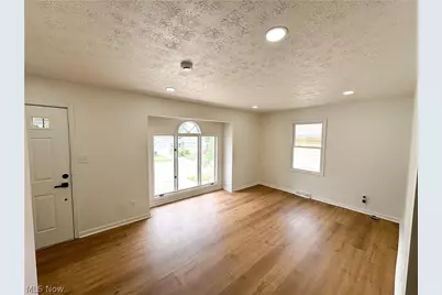 1281 S Hawkins Avenue, Akron, OH 44320 - Photo 2