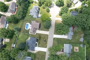 2888 St Albans Cir NW, North Canton, OH 44720 - Photo 2