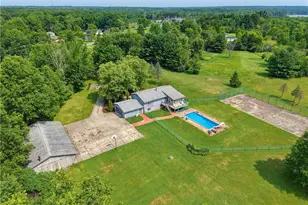 5060 Campbellsport Rd, Ravenna, OH 44266 - Photo 14