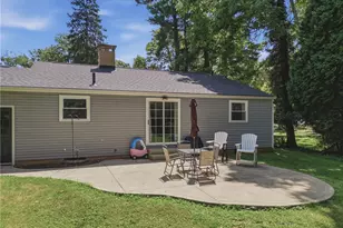 1693 Meadowlane Dr SE, Canton, OH 44709 - Photo 6