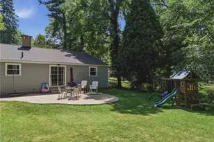 1693 Meadowlane Dr SE, Canton, OH 44709 - Photo 8