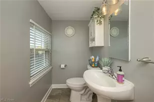 415 30th St NW, Canton, OH 44709 - Photo 8