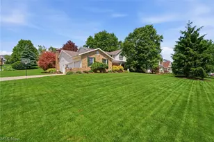 6915 Harbor Dr NW, Canton, OH 44718 - Photo 4