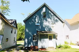 448 Harbor St, Conneaut, OH 44030 - Photo 2
