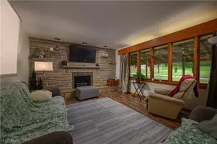 6091 Mills Dr SE, Uhrichsville, OH 44683 - Photo 16