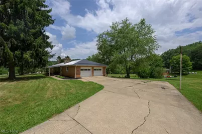 6091 Mills Drive SE, Uhrichsville, OH 44683 - Photo 4
