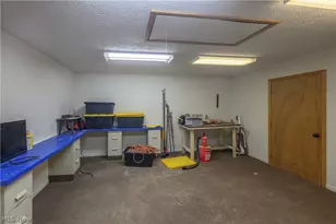6091 Mills Dr SE, Uhrichsville, OH 44683 - Photo 14