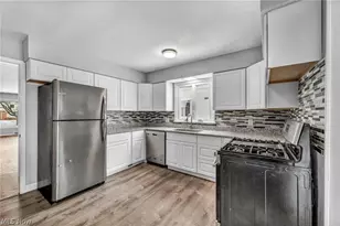 17914 Chagrin Blvd, Huber Heights, OH 44122 - Photo 8