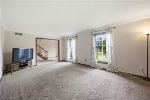 3218 Hummingbird Hill Dr, Poland, OH 44514 - Photo 8