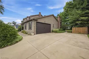 3218 Hummingbird Hill Dr, Poland, OH 44514 - Photo 4