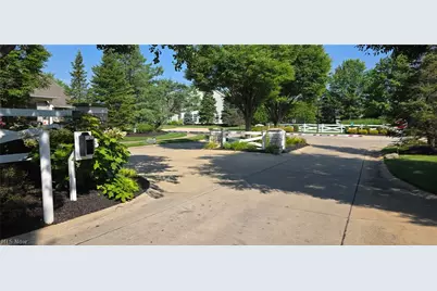556 Hyannis Port Circle, Avon Lake, OH 44012 - Photo 34