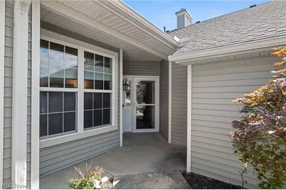 556 Hyannis Port Circle, Avon Lake, OH 44012 - Photo 2