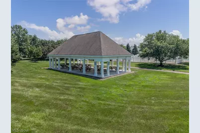 556 Hyannis Port Circle, Avon Lake, OH 44012 - Photo 32