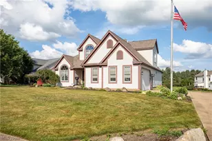 5972 Sunscape Dr NE, Louisville, OH 44641 - Photo 2