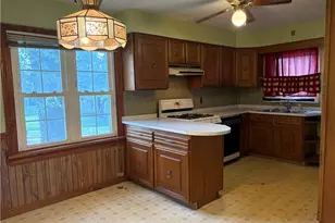 438 Baldwin Rd, Akron, OH 44312 - Photo 8