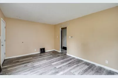 832 Caddo Avenue, Akron, OH 44305 - Photo 6