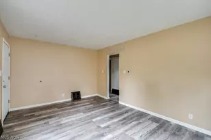832 Caddo Ave, Akron, OH 44305 - Photo 6