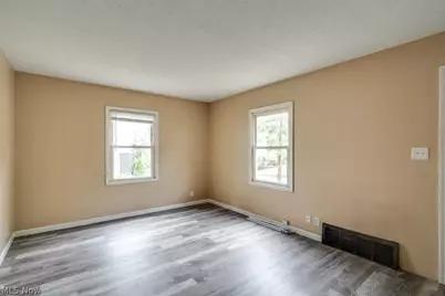 832 Caddo Avenue, Akron, OH 44305 - Photo 2